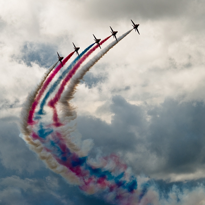 220_Fairford RIAT_Red Arrows na British Aerospace Hawk T1.jpg